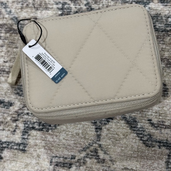 Vera Bradley Essential Travel Pill Case - Picture 3 of 8